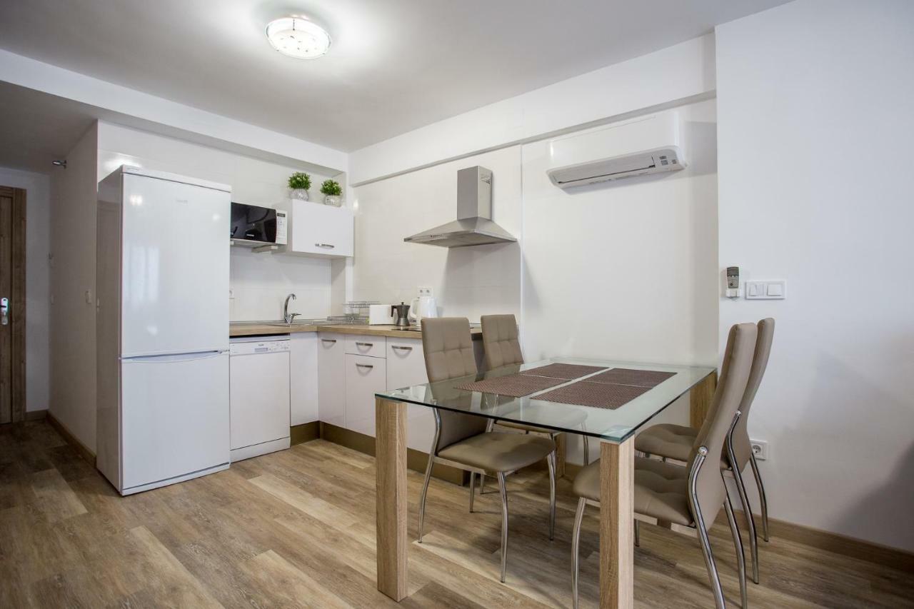 Apartament Versus Near Of Arts 2 *
